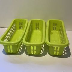 Small Plastic Baskets (3)