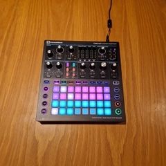 Novation  Circuit MonoStation