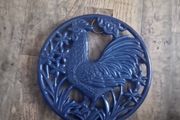 metal trivet