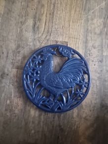 metal trivet