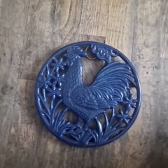 metal trivet