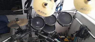 Alesis DM10 Electronic drum kit
