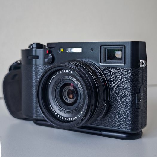 Fujifilm X100V