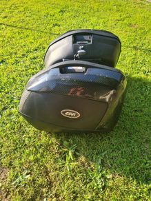GIVI V35 panniers motorcycle side box sidecase hardbags x 2 for motorbike