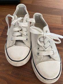 White canvas shoes (Converse style) Size 11