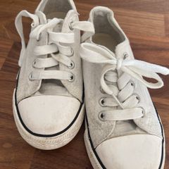 White canvas shoes (Converse style) Size 11