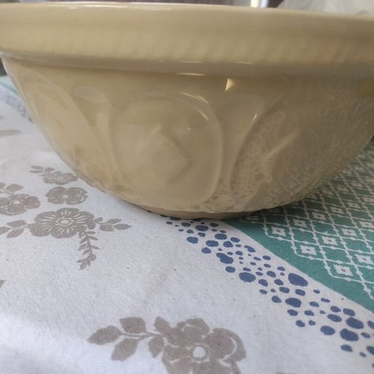 vintage mixing bowls