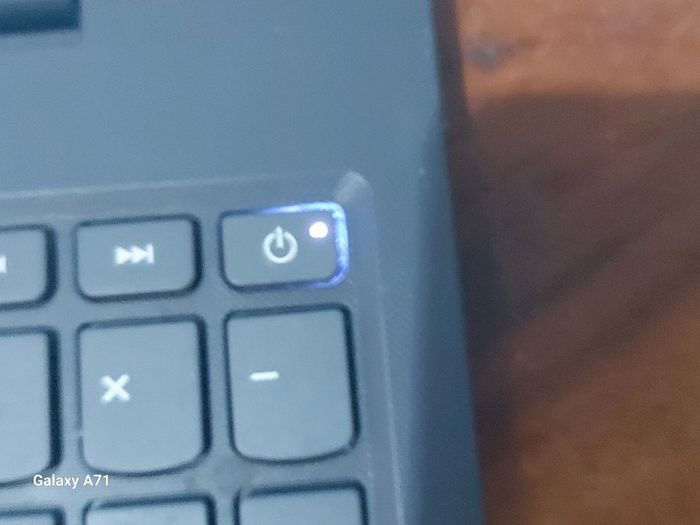 Lenovo V155-15API, AMD Ryzen 5 3500U with Radeon Vegan Mobile Gfx, 2.1GHz, 8GB Ram,  256GN SSD, Windows 11, Microsoft Edge, Chrome and VLC