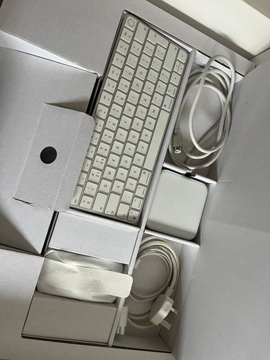 Apple 24 iMac M1 8-Core CPU / 8-Core GPU  Silver