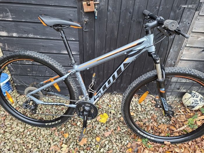 Hardtail Mountain bike