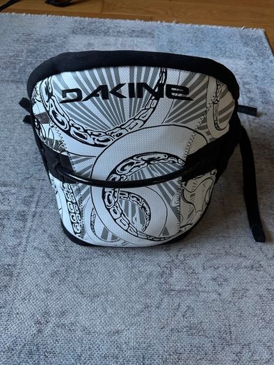 Dakine Harness