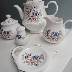 Vintage Royal Tara Fine Bone China Tea Set - "Tara Hall" Collection (5 Pieces)