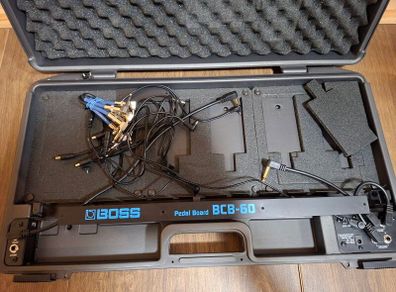 Boss BCB-60 pedalboard/effects case in excellent condition
