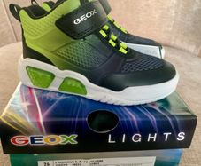 Brand New With Tag Geox Boy Lighting Up Sneaker