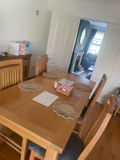 Wooden dining table and chairs - Extendable