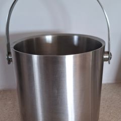 Small ice bucket