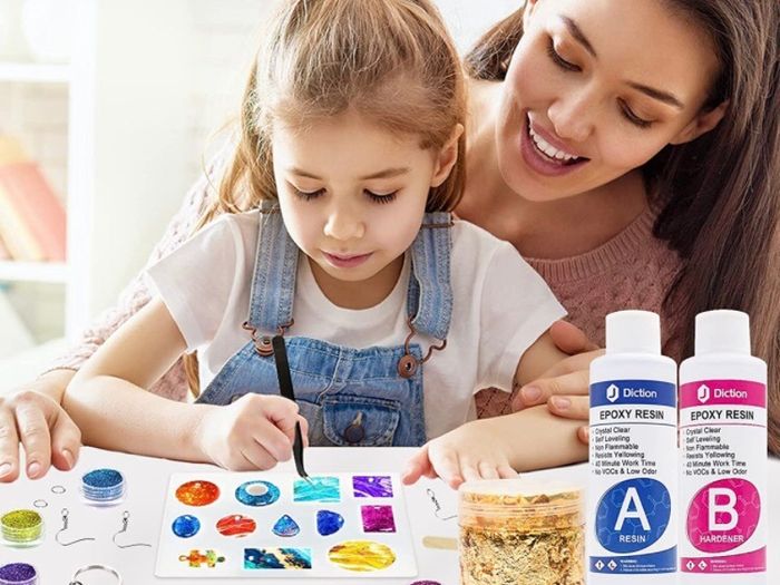 Epoxy Resin Kit for Beginners - Epoxy Resin Jewellery Making Starter Kit with Silicone Mold, Resin Pigment, Gold Flakes, Measuring Cup,Coating and Casting Art Resin