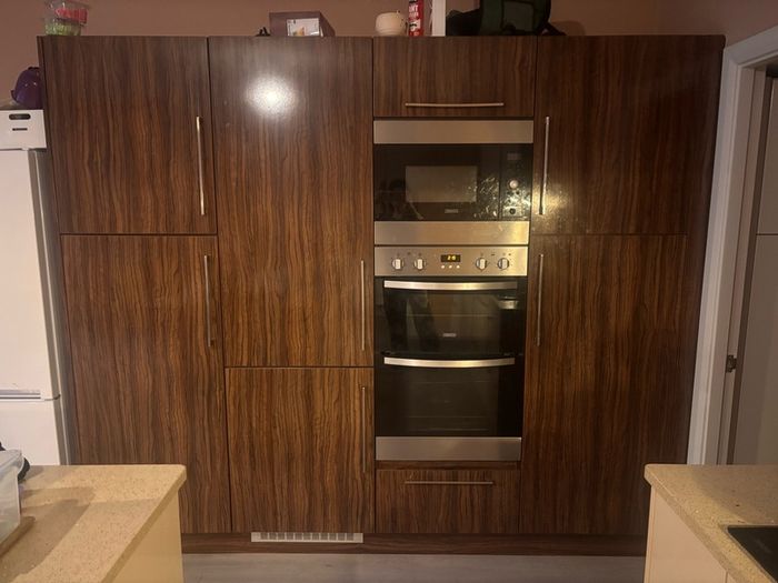 Kitchen and integrated appliances.