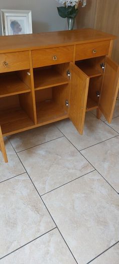 sideboard
