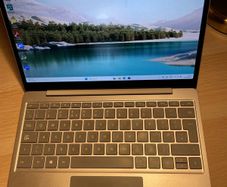 Microsoft Surface Laptop Go