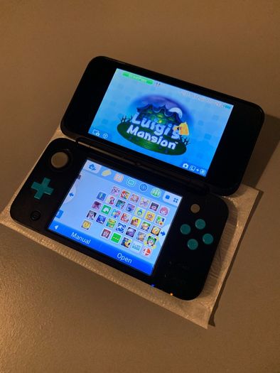 Nintendo 2DS XL Boxed With Games