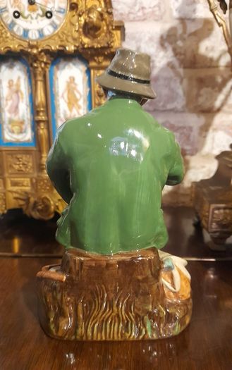 Royal Doulton figurine "A good catch"