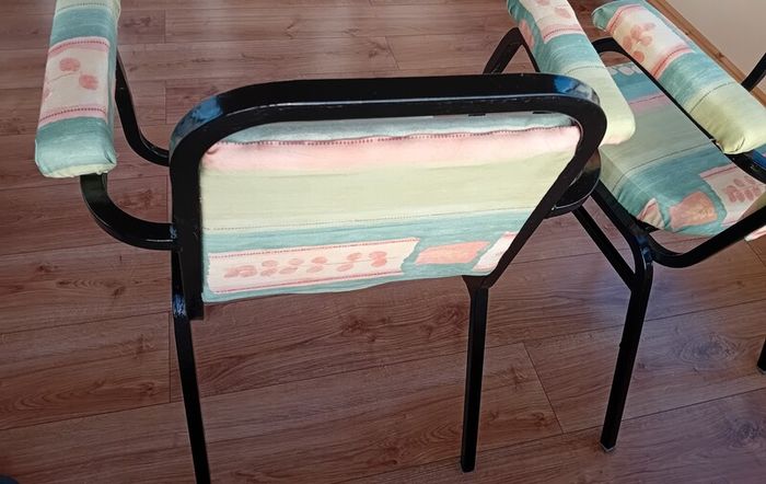 2 Matching Chairs