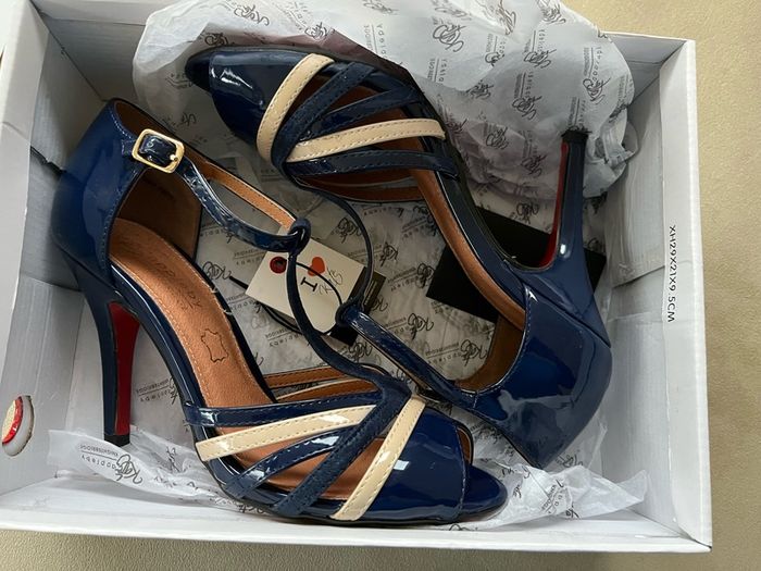 Women's shoes