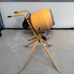 Cement mixer