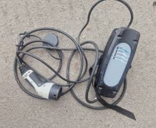 bmw 330e f30 battery charger