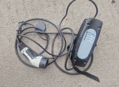 bmw 330e f30 battery charger
