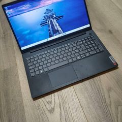 Lenovo V15 G5 / 16gb / R5 7th gen