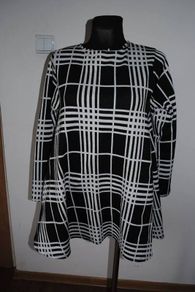 Flared Black& white lovely warm tunic size M/L UK10/12 EU38/40 Postage included