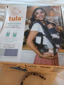 TULA  sling Free to Grow. Fully adjustable baby and toddler carrier.  In excellent condition.  Light use for 1 child. Baby insert never used. Suitable from 3.2kg to 20.4 kg.