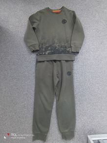 boy's tracksuit.Age 7/8