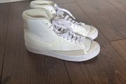 Nike hightop size 5 womens trainers