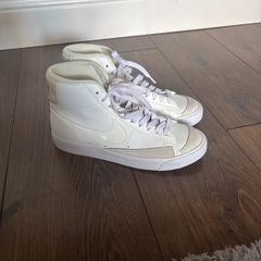 Nike hightop size 5 womens trainers