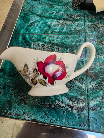Arklow gravy boat