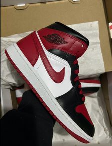 Nike Jordan 1 Mid black/red shoes