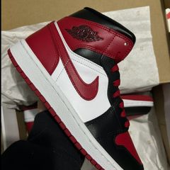 Nike Jordan 1 Mid black/red shoes