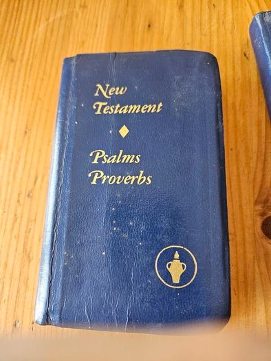 New Testament- Psalms Proverbs. X 2 Vintage 1980s  Pocket Size Hardback In Good Condition.  See Photos For Same.