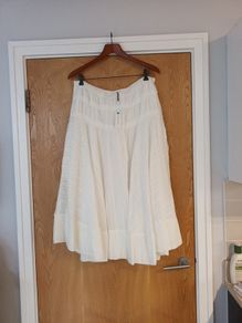 Anthropolice  Ivory Skirt.  S. XL - 16 -18.   B.N.W.T.