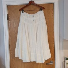 Anthropolice  Ivory Skirt.  S. XL - 16 -18.   B.N.W.T.