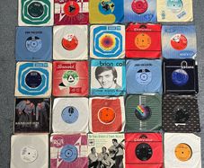 30 x Vinyl Singles (45s) for sale - mint condition