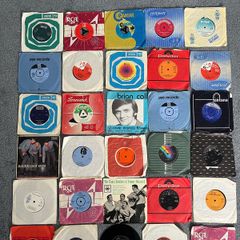 30 x Vinyl Singles (45s) for sale - mint condition