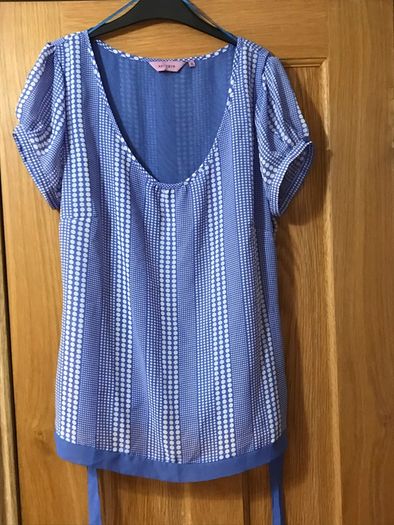 Ladies Top Size 14/16 with detachable ribbon belt