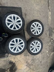 VW Tiguan Alloy Wheels Genuine set came off Tiguan