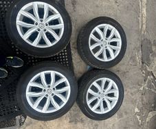 VW Tiguan Alloy Wheels Genuine set came off Tiguan
