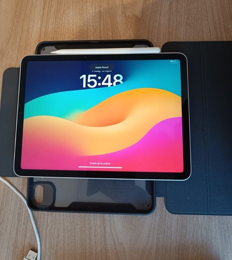 iPad Air 5th Gen (M1) Starlight + Apple Pencil 2 & Protector Bundle