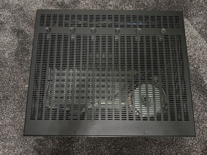Niles multi zone amplifier
